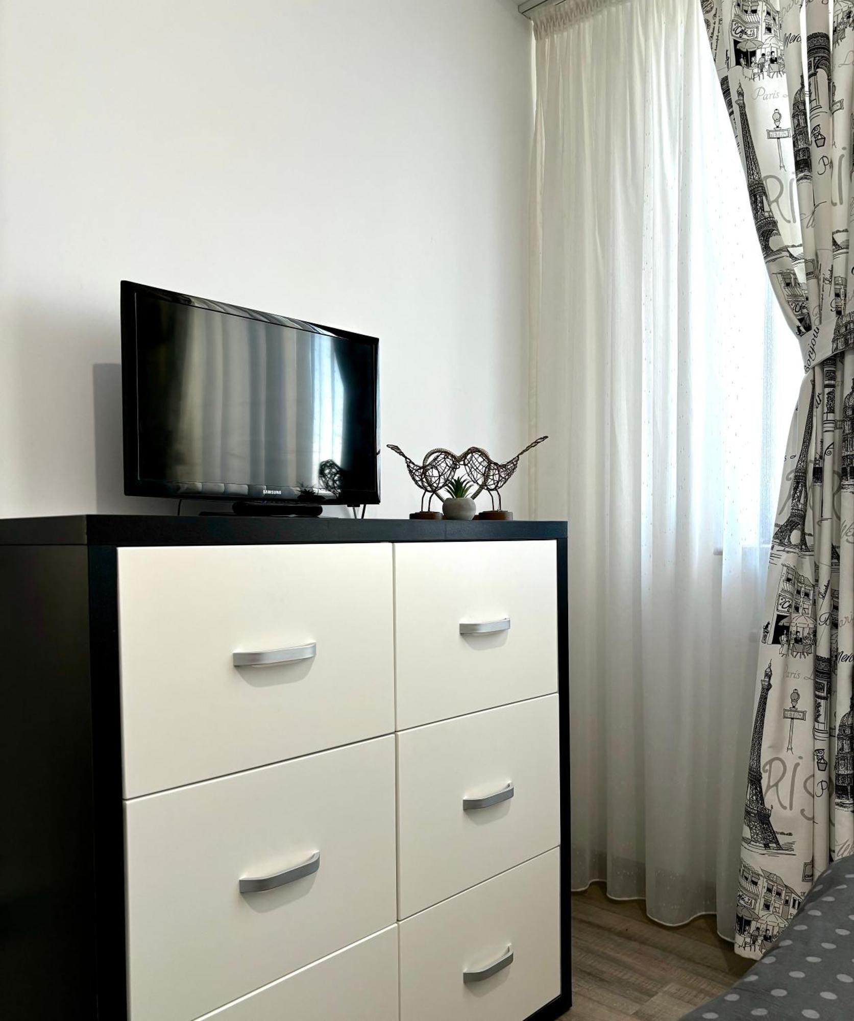Taste Of Iasi - Two Room Apartment - Central - Sunset Touch Dış mekan fotoğraf