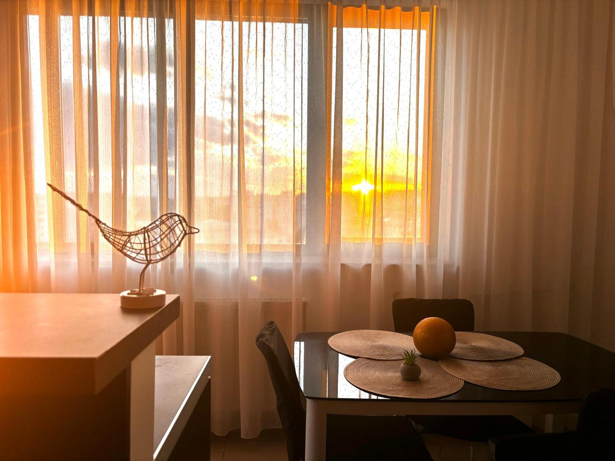 Taste Of Iasi - Two Room Apartment - Central - Sunset Touch Dış mekan fotoğraf